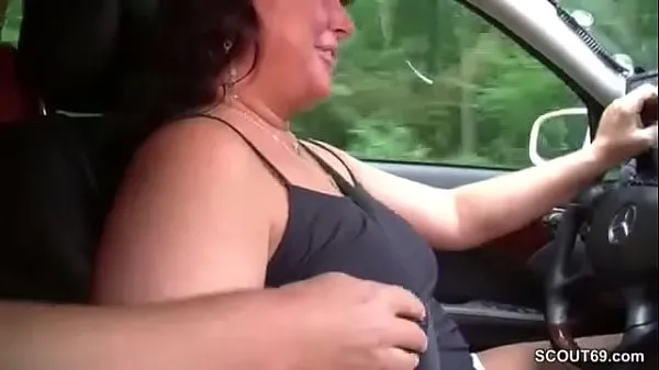XXX MILF taxi driver lets customers fuck her in the car أفلام رائعة