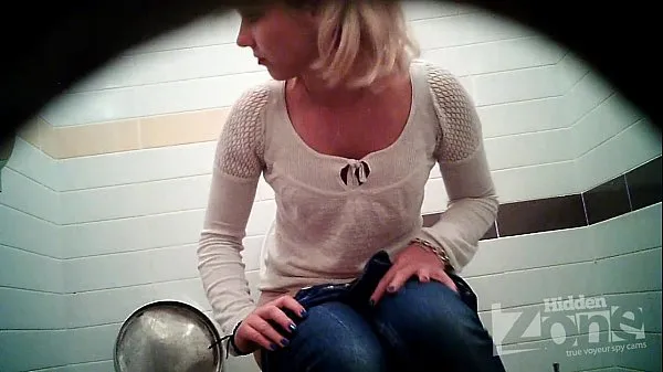 XXX Successful voyeur video of the toilet. View from the two cameras cool Movies