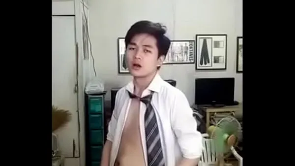 XXX Cute Chinese Twink Strips Down and Cums Filem hebat