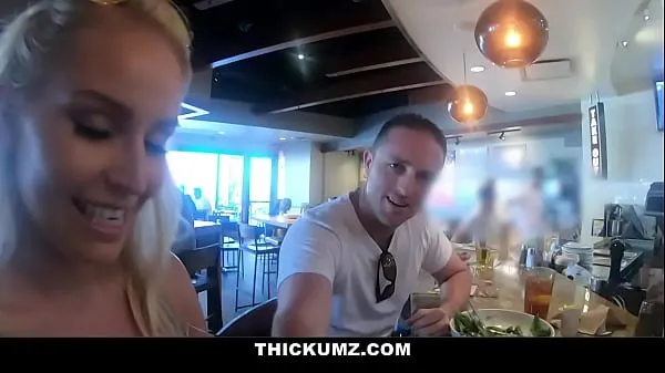 XXX Thick Ass Blonde Fucks A Dude She Just Met In A Hotel Room Filem hebat