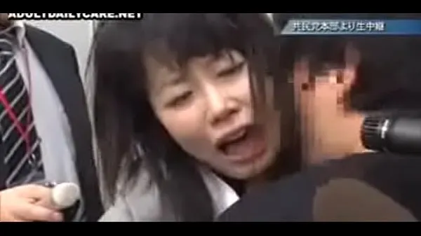 XXX Japanese wife undressed,apologized on stage,humiliated beside her husband 02 of 02-02개의 멋진 영화