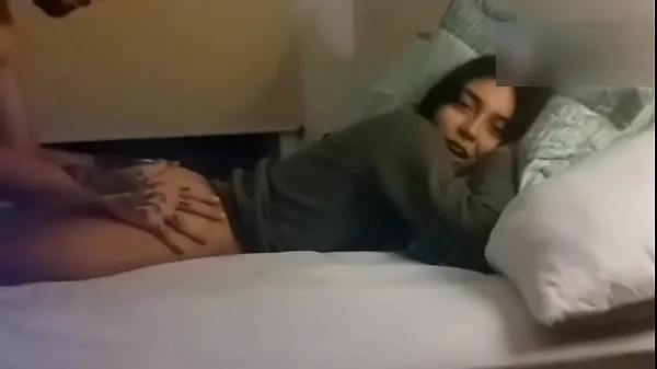 XXX BLOWJOB UNDER THE SHEETS - TEEN ANAL DOGGYSTYLE SEX kule filmer