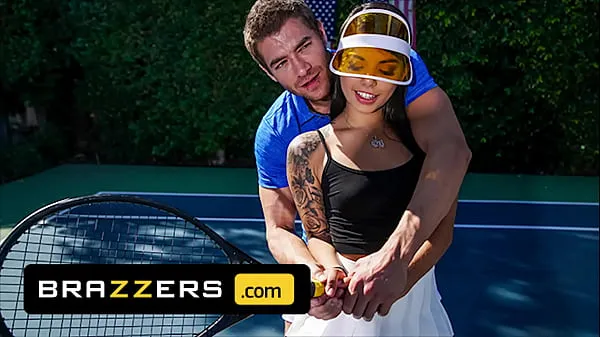 XXX Xander Corvus) Massages (Gina Valentinas) Foot To Ease Her Pain They End Up Fucking - Brazzers films sympas