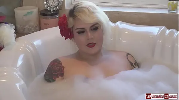 XXX Trans stepmom Isabella Sorrenti anal fucks stepson siistiä elokuvaa