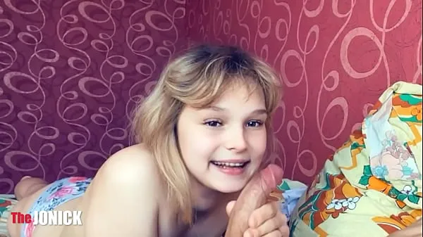 XXX Naughty Stepdaughter gives blowjob to her / cum in mouth siistiä elokuvaa