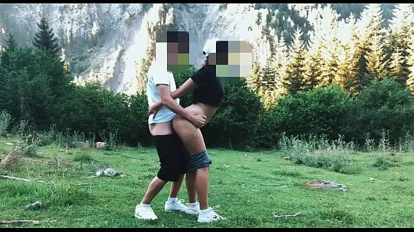 XXXGirl fucked in the forest很酷的电影