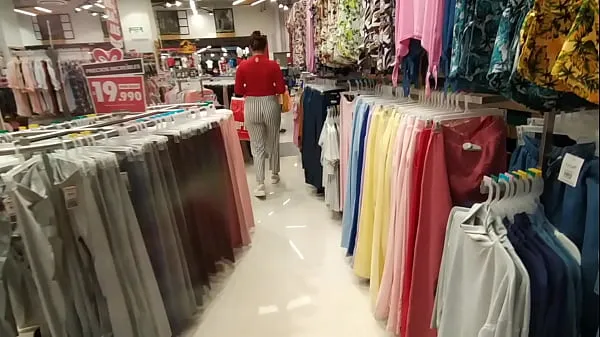 XXX I chase an unknown woman in the clothing store and show her my cock in the fitting rooms のクールな映画
