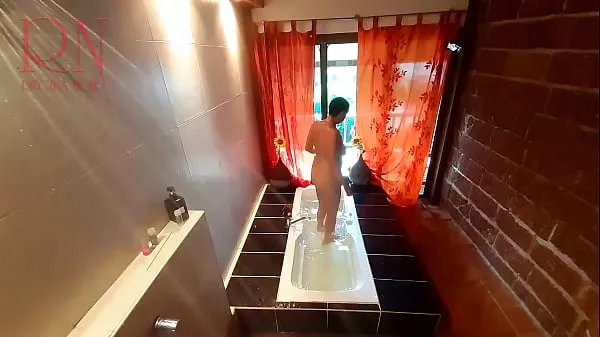 XXX Peep. Voyeur. Housewife washes in the shower with soap, shaves her pussy in the bath. 2 1 शानदार फिल्में